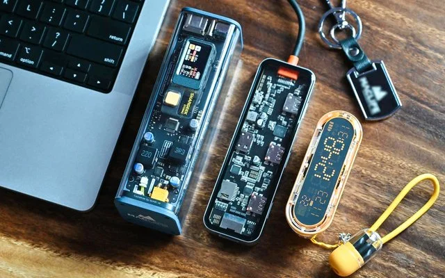 Chi tiền triệu chơi phụ kiện công nghệ xuyên thấu