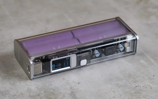 Chia sẻ quá trình thay màu pin cho Storm 2 Slim