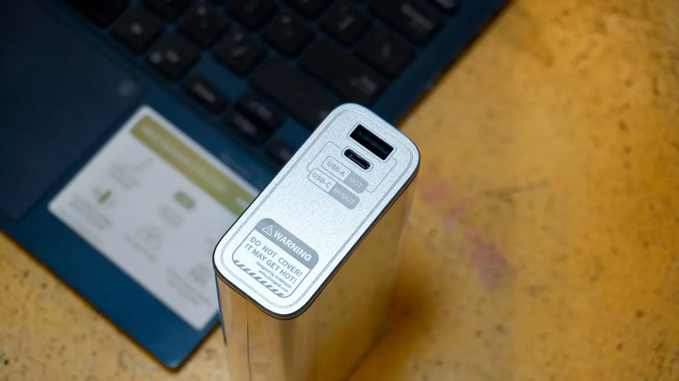 trên tay pin sạc dự phòng shargeek storm 2 slim - mỏng nhưng vẫn “khỏe”, thay thế được cell pin