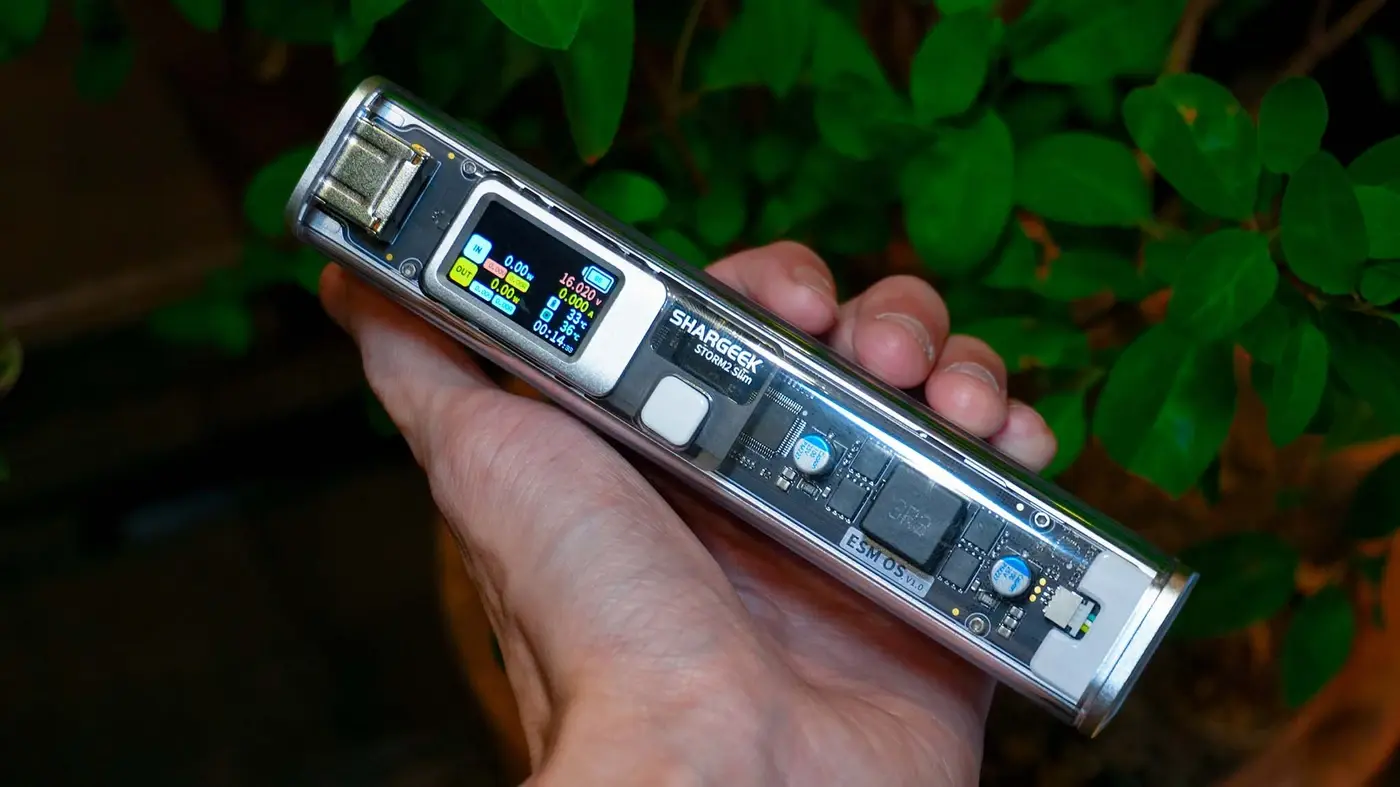 trên tay pin sạc dự phòng shargeek storm 2 slim - mỏng nhưng vẫn “khỏe”, thay thế được cell pin