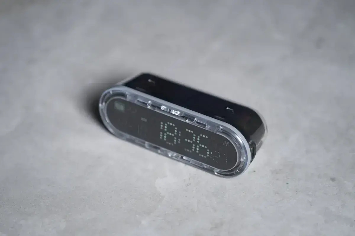 3229395953-1675928563