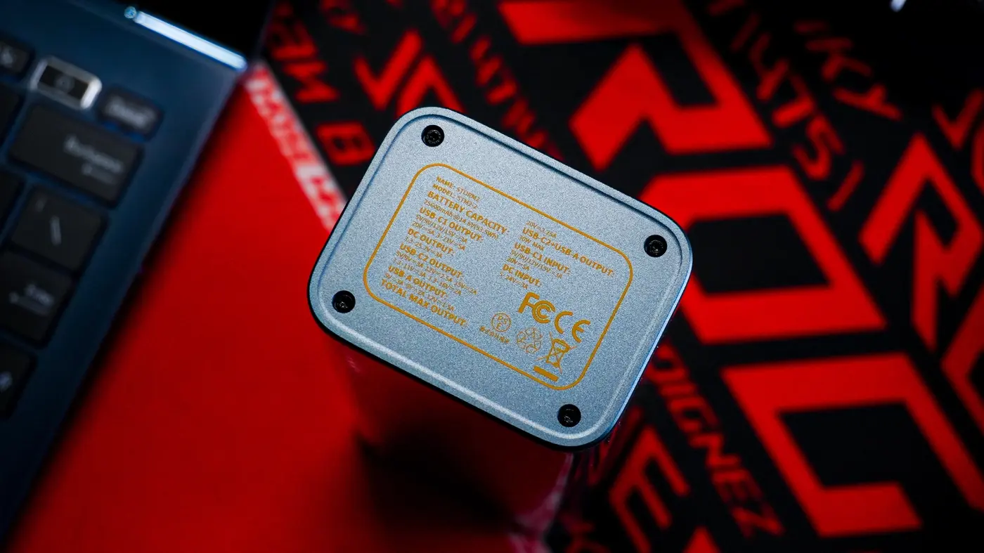 tren-tay-pin-sac-du-phong-shargeek-storm-2-7