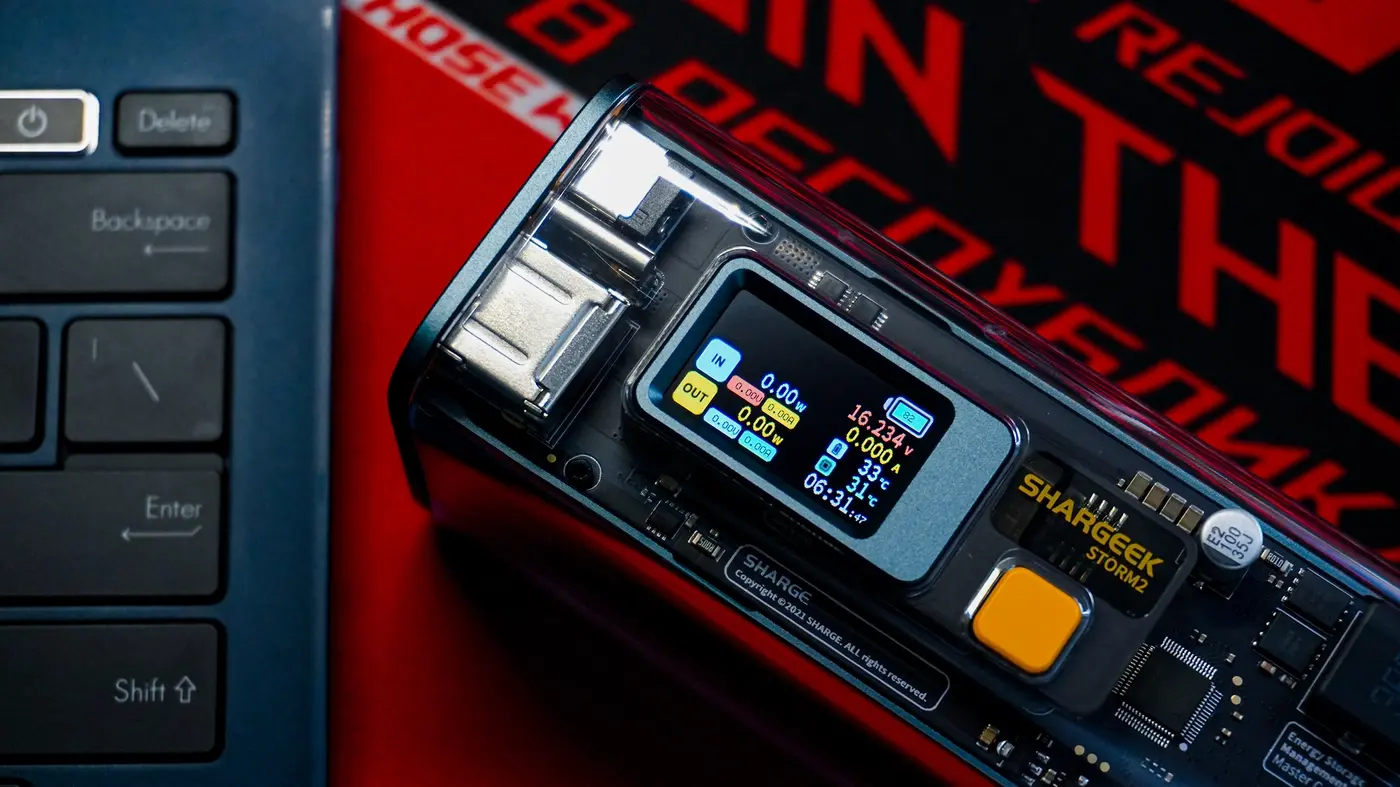 tren-tay-pin-sac-du-phong-shargeek-storm-2-8