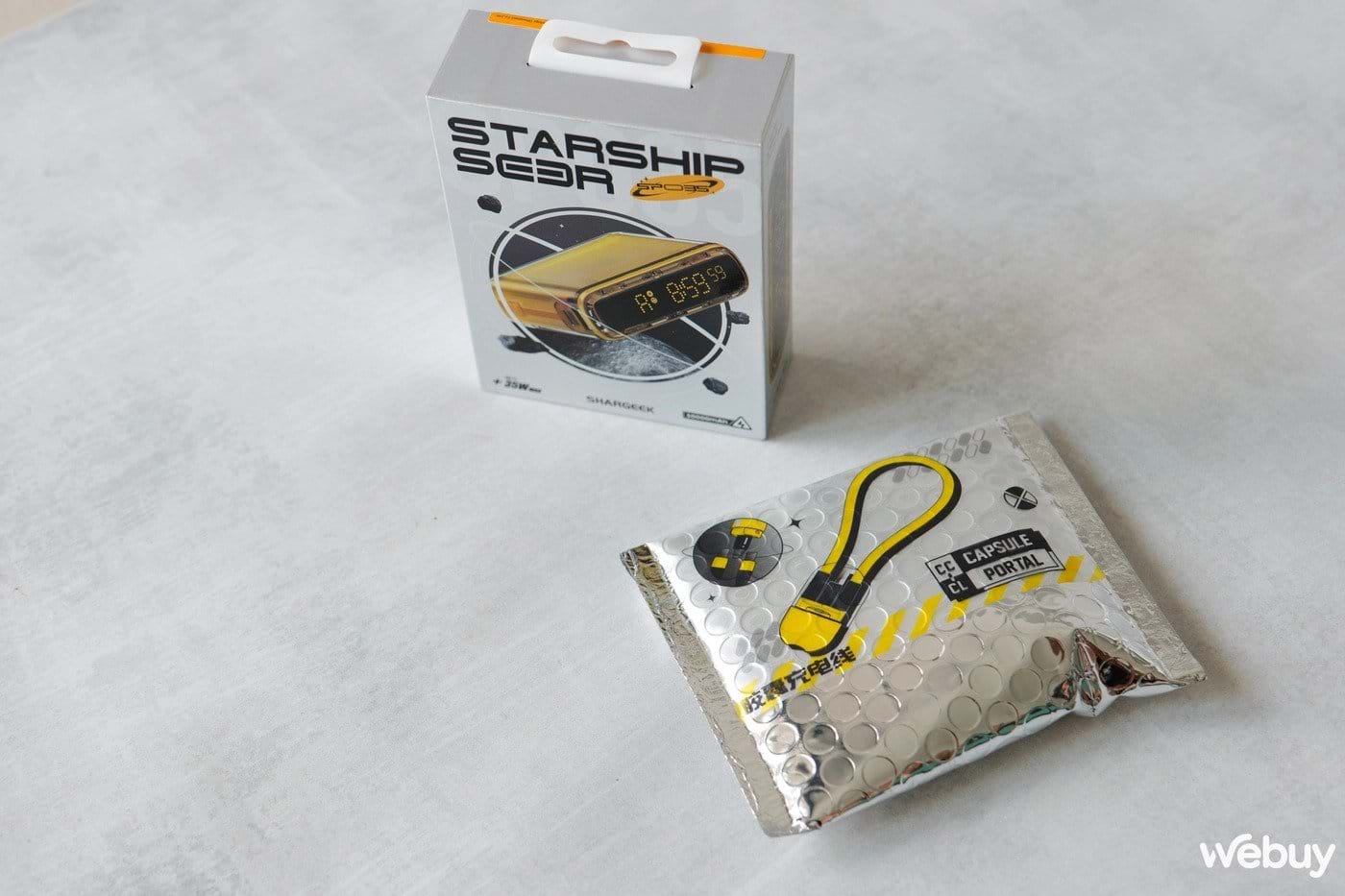 pin dự phòng 10.000mah thiết kế 2 trong 1, sạc được cả macbook