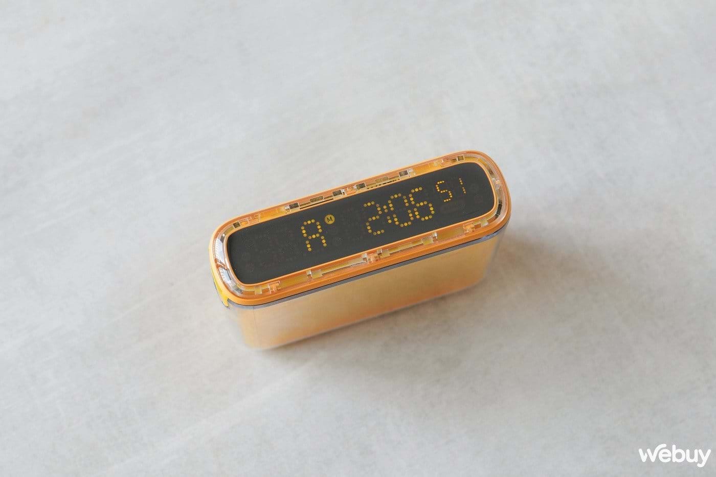 pin dự phòng 10.000mah thiết kế 2 trong 1, sạc được cả macbook