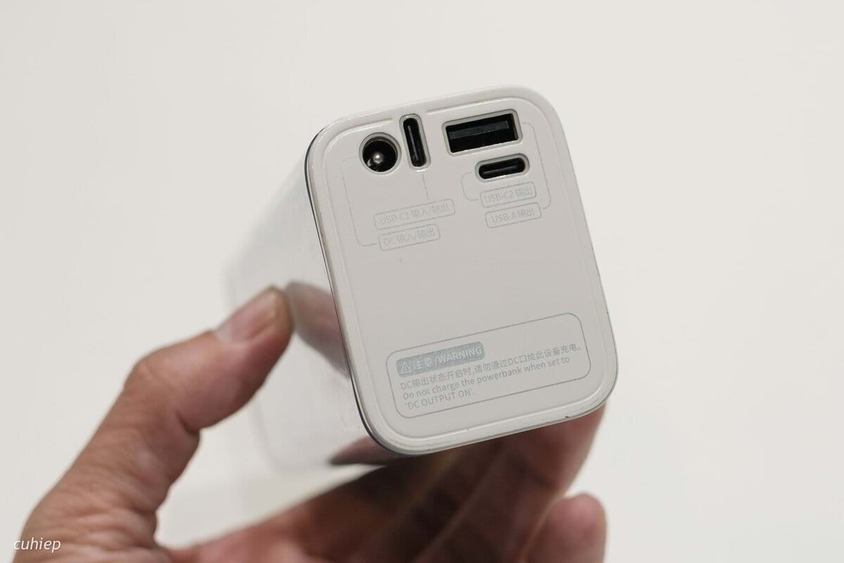 sharge trưng bày pin trong suốt và pin tích hợp quạt tản nhiệt tại triển lãm ifa23